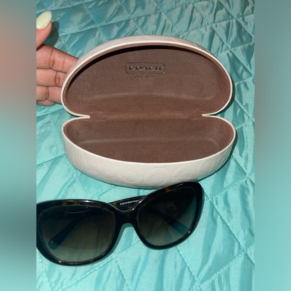 Coach Tortoise Sunglasses GUC with Coach Glasses Case and Coach Dust bag- bundle - Picture 3 of 17